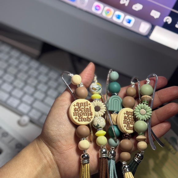 Custom made wristlet wallets. - Picture 3 of 9